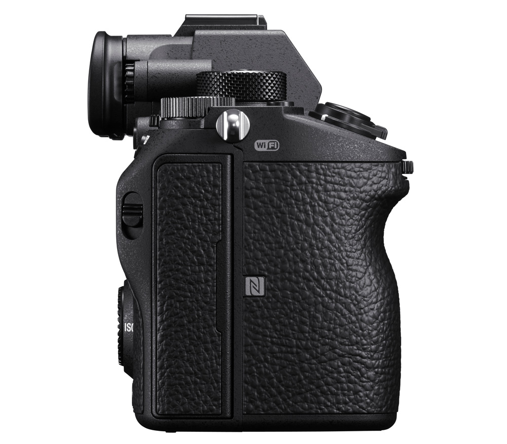 Беззеркальная фотокамера Sony Alpha a7R III